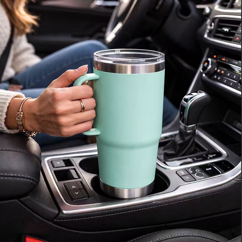 Travel mug 02