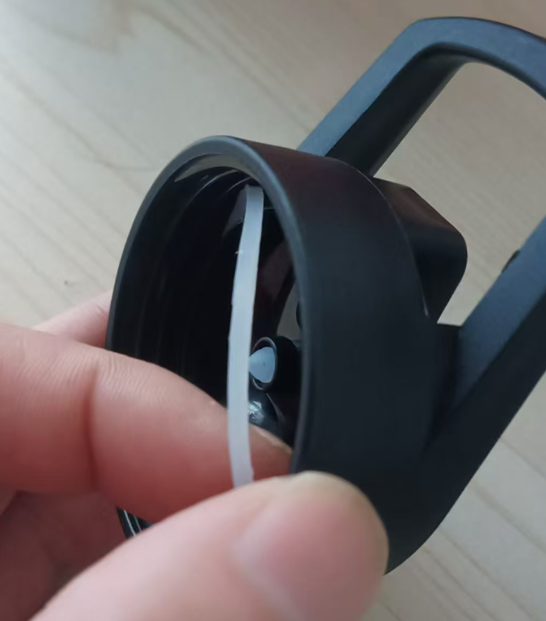 Silicone in lid 